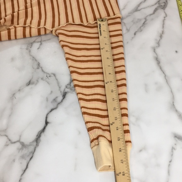 Urban‎ Outfitters Cream Pink Striped Waffle Knit Crop Top Womens Medium Boxy - Picture 7 of 10